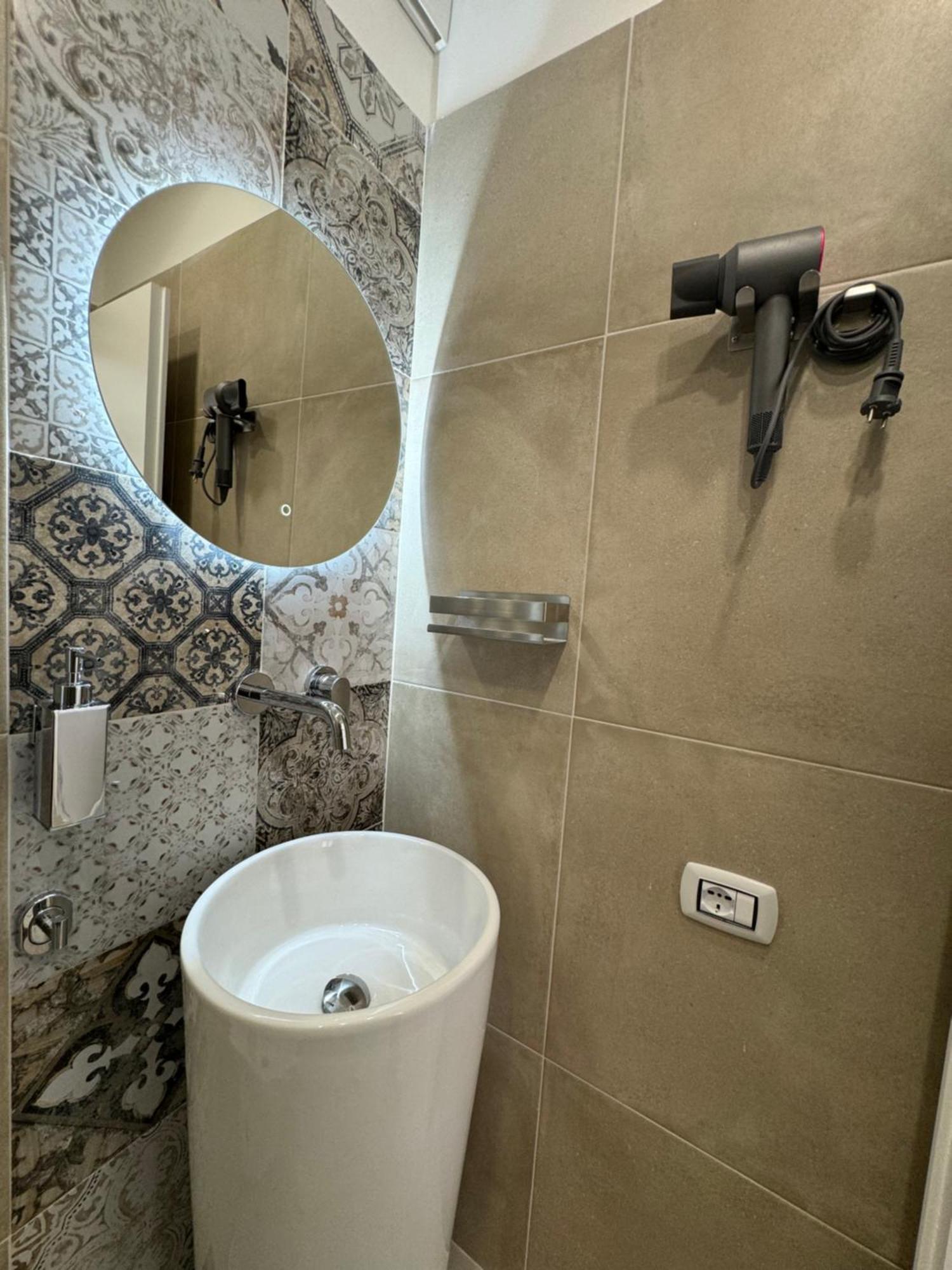 La Maison Guest House Reggio di Calabria Bagian luar foto