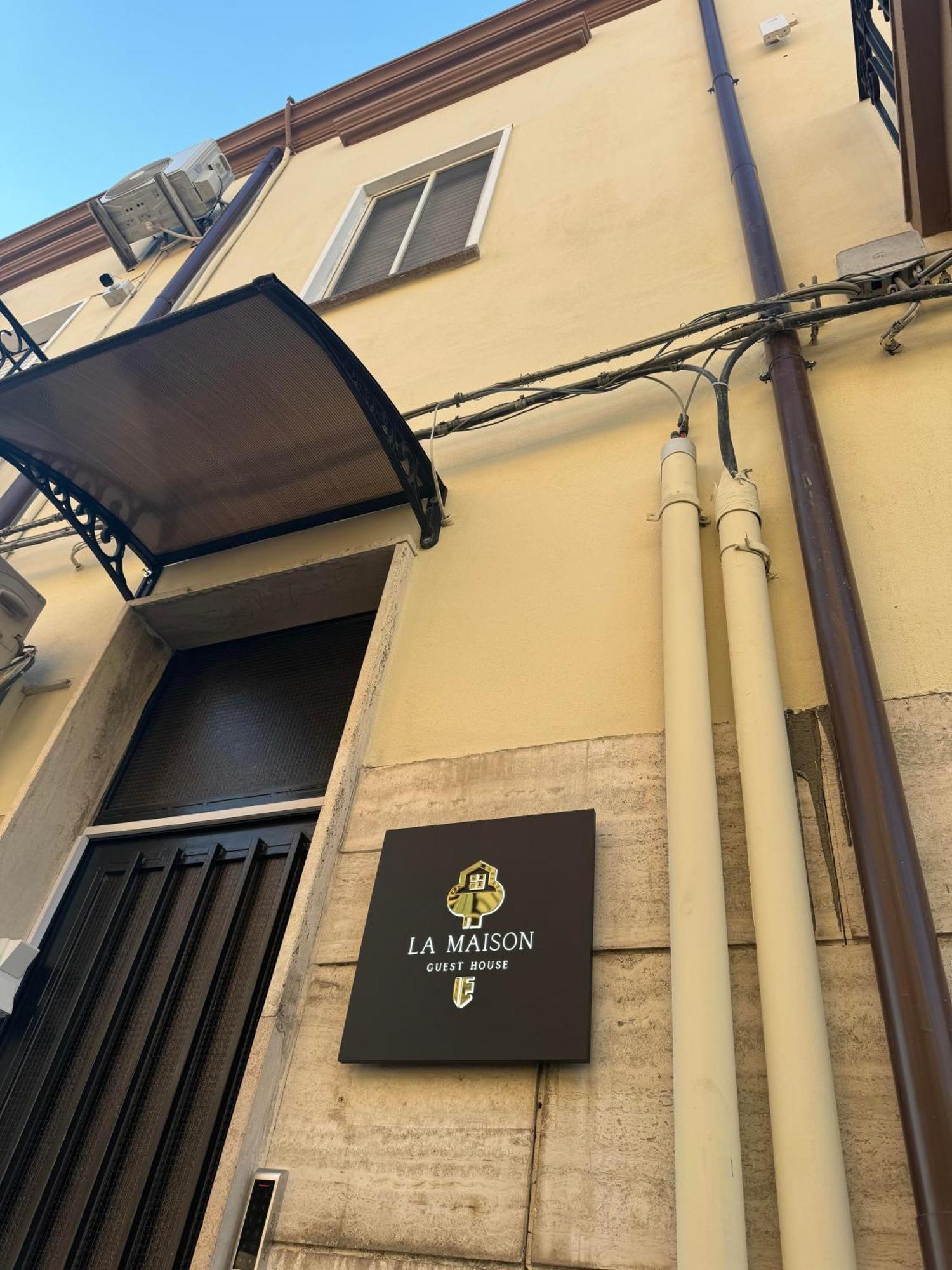 La Maison Guest House Reggio di Calabria Bagian luar foto